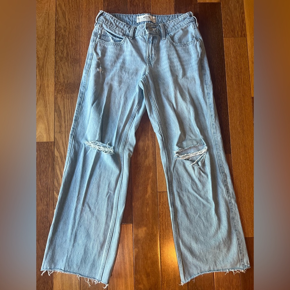 Hollister Low-Rise Baggy Jeans